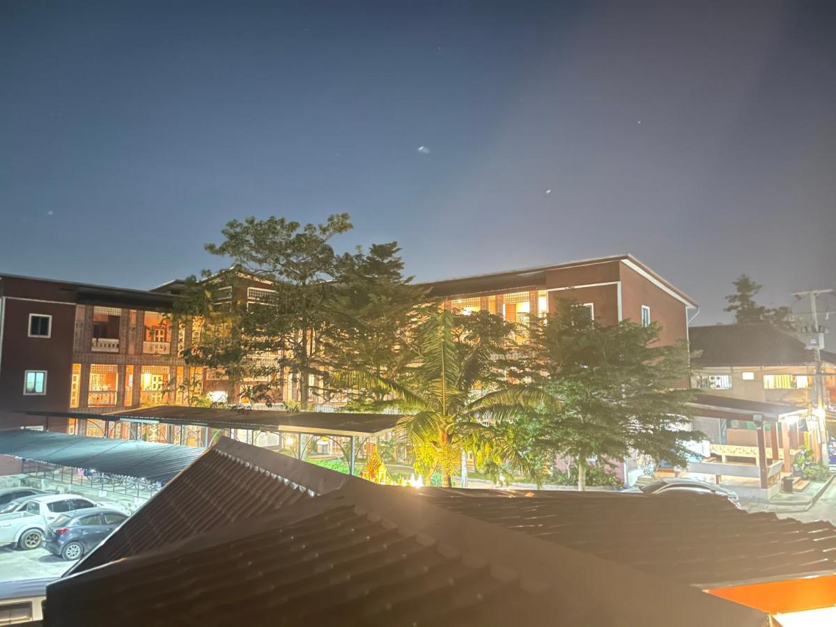 Noree Jacuzzi House Ban Phan Sadet Nai Екстериор снимка